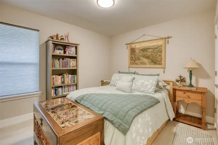 2nd bedroom with plenty of room for a queen size bed