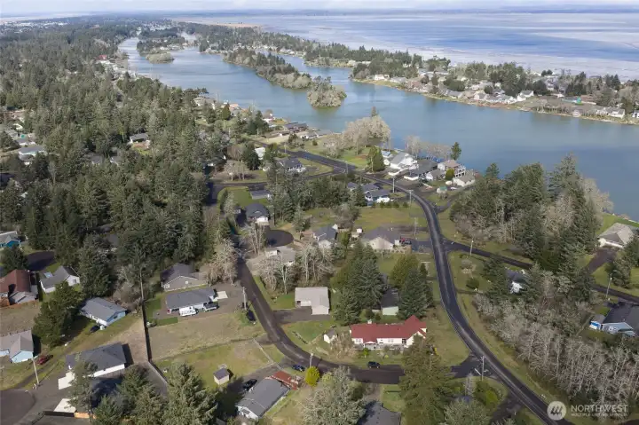 Walk or bike to nearby Bill Ellis Park on Duck Lkae