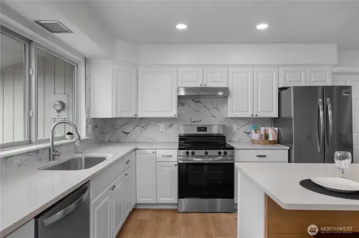 STAINLESS APPLIANCES