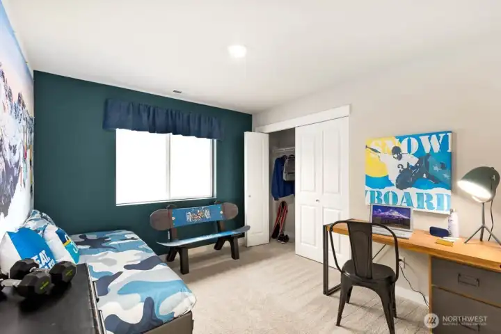 Photo's are for representational purposes only. Colors and finishes may differ.