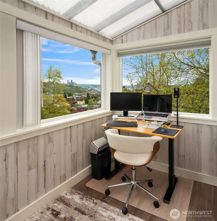 Sunroom/Office Sunroom/Office