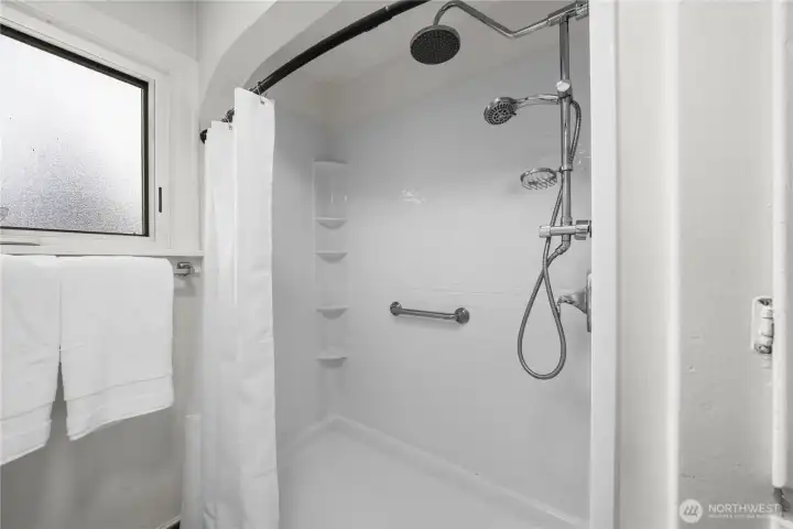 Bathroom/ Shower