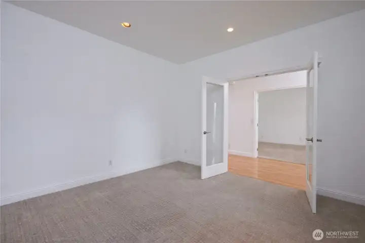 Second flex space Second flex space