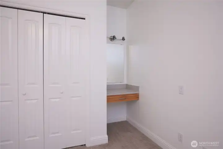 Both guest bedrooms have a build desk Both guest bedrooms have a build desk