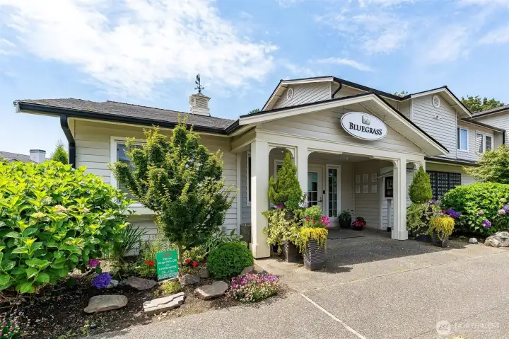 Bluegrass Condominiums' clubhouse adds resort-style living to this Everett community, with amenities you won't find at every complex nearby.