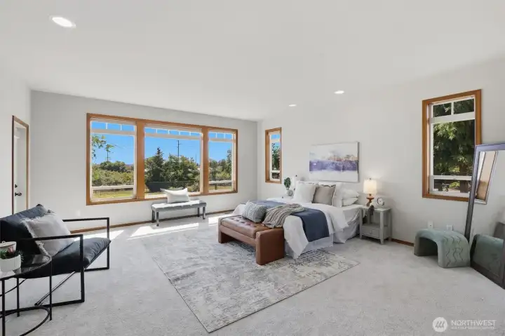 Huge primary bedroom Huge primary bedroom