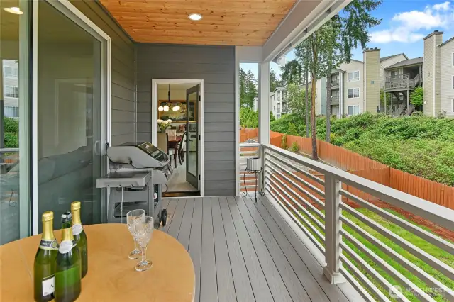 Rear deck off the kitchen/dining room