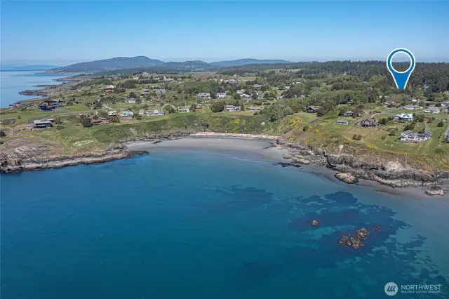 Walking distance to community beach