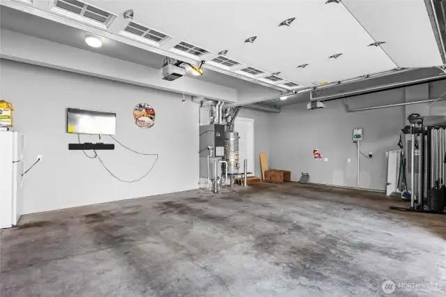 Oversized 3 car garage