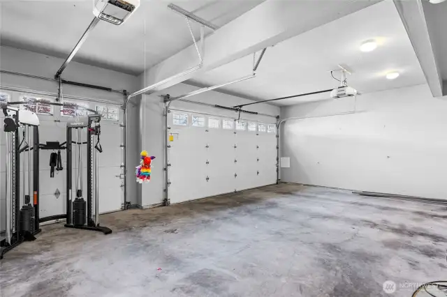 Oversized 3 car garage
