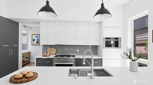 Beautiful Kitchen With Built In Pantry & Refridgerator.
