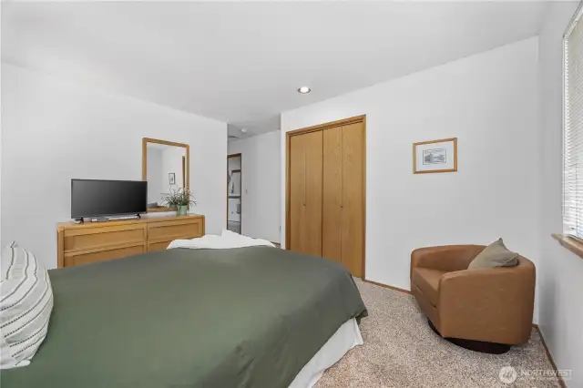 16-7 Primary Bedroom