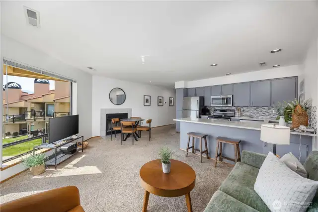 16-7 Living room