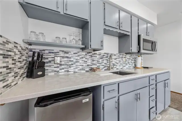 16-8 Kitchenette