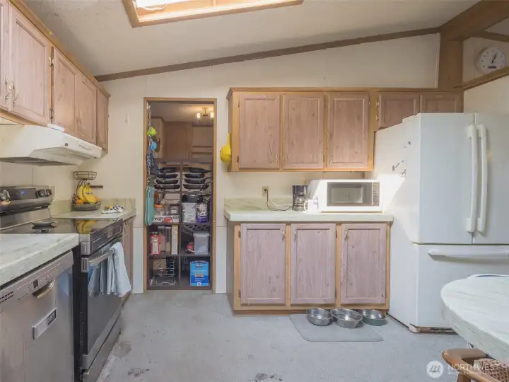 The convenient layout makes it easy to stay organized.