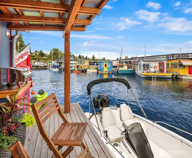 Ready to live the quintessential Seattle waterfront lifestyle? This is your chance!