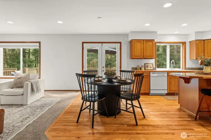 Large kitchen with eating area, perfect for breakfast or coffee.