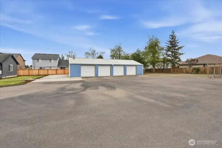 Absolute great 30'X60" shop / Mechanics dream / Hobby barn / Toy garage.  Opportunities are endlless