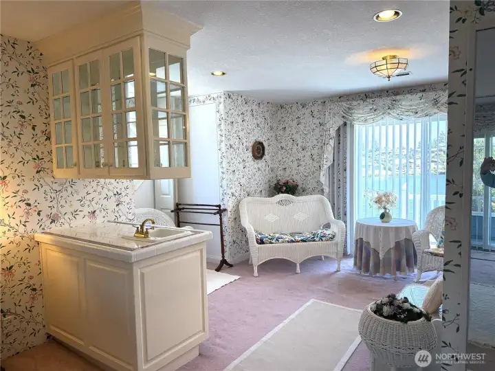 Private sitting room, with lake views. Large deck just off the sitting room, through the sliding doors.