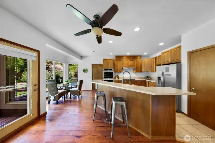 Get on the business end of this kitchen!