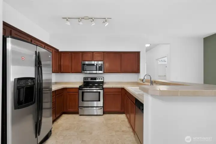 Open concept kitchen plenty of storage Open concept kitchen plenty of storage
