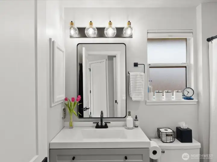 Primary en suite. Primary en suite.