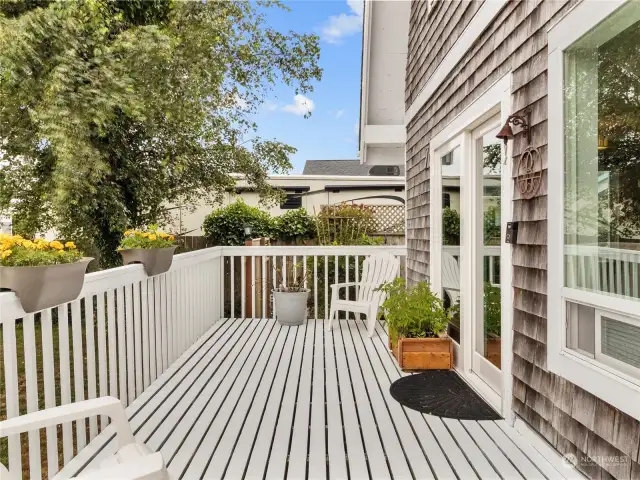 Enjoy your morning coffee on your front porch in pure sunlight!