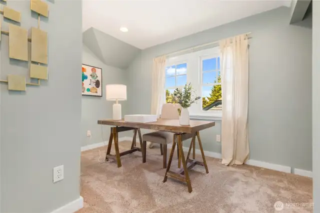 3rd top-floor bedroom (or office)