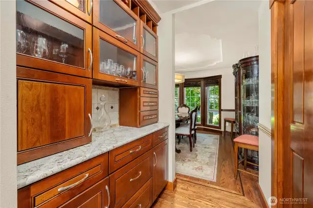 Serving pantry