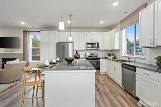 Disclaimer Secondary photos of same floor plan on different lot in different community: Photos are from another Warren, finishes, upgrades, and features may vary.