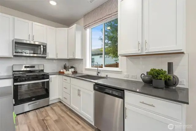 Disclaimer Secondary photos of same floor plan on different lot in different community: Photos are from another Warren, finishes, upgrades, and features may vary.