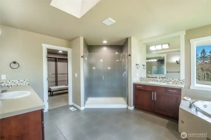 5 piece primary ensuite