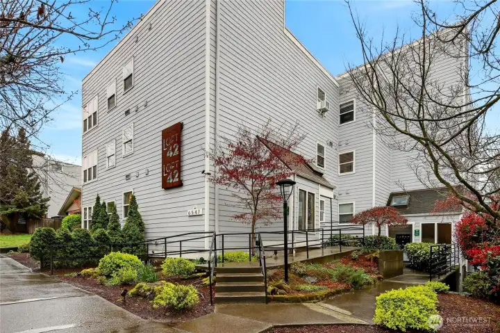 Boutique building tucked away on a quiet street right in the heart of the Morgan Junction!