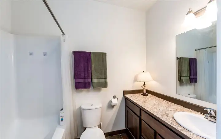 Full bath off primary