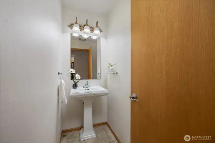 1/2 Bathroom
