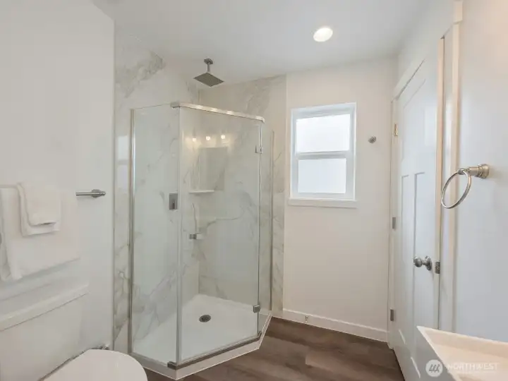 2nd floor 3/4 bathroom