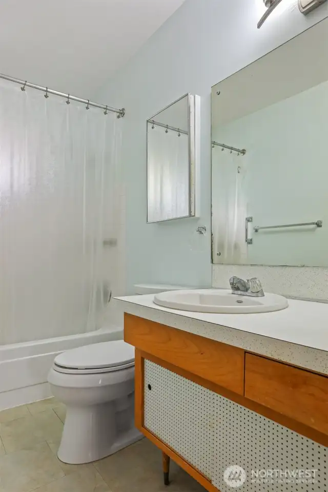 Large main floor bath.