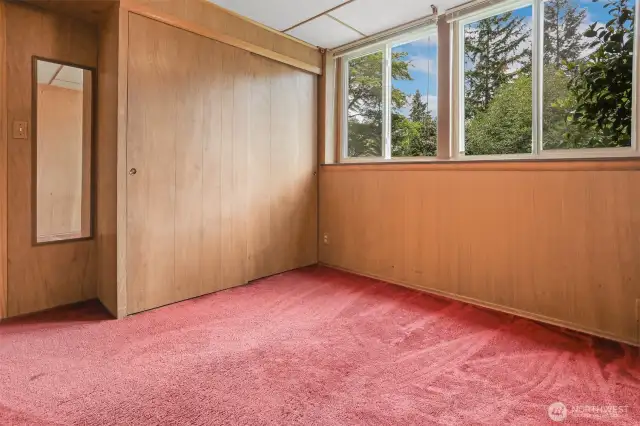 Lower level bed 4