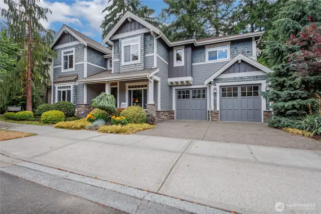 Custom built 4 bedroom, 3.5 bathroom.