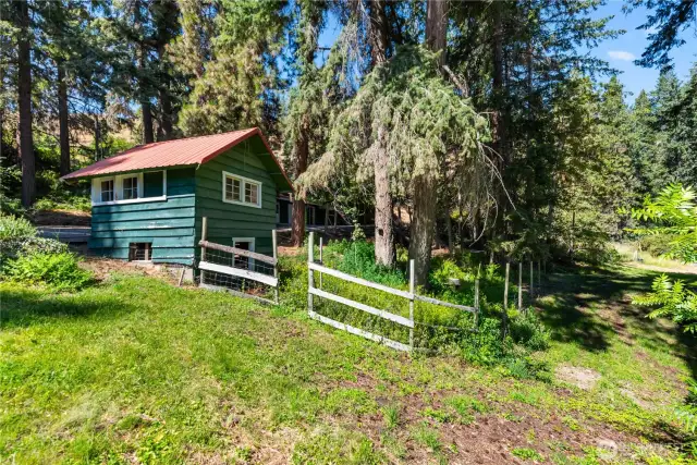 The Peanut Shell has a lower level which has a manger & rabbit hutches. Historically, it's been used to keep goats and other animals.