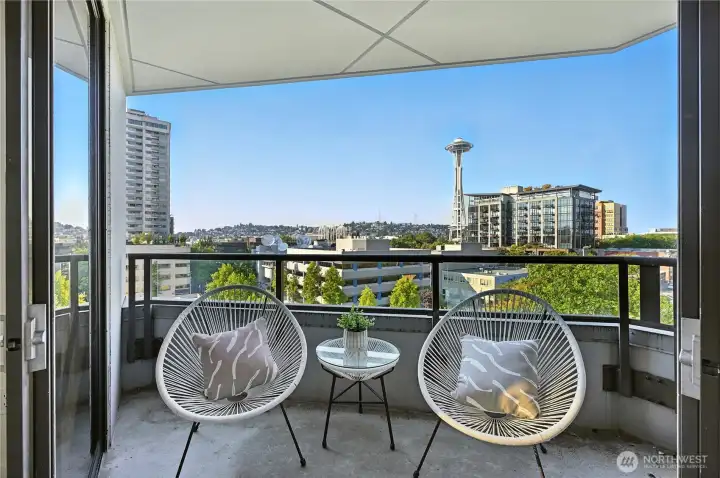 Here's the wonderful deck with Space Needle view!