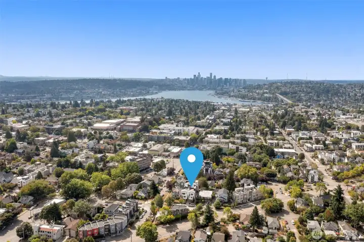 A skyline that never gets old—Seattle’s peaks and towers framed against endless blue from your private rooftop perch.