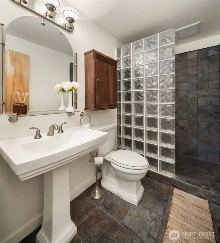 Main level bath with slate tile.