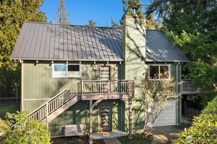 Sunlight floods the south side of the home!