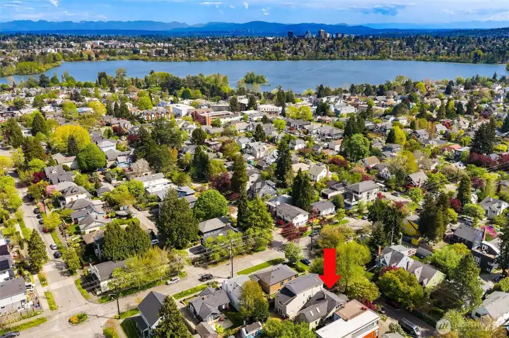Easy stroll to Green Lake!