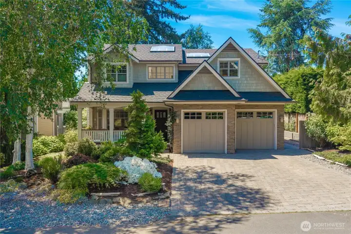 The island's most sought-after location near Seattle and I90, and easy access to Bellevue.