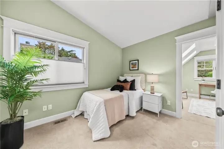 Bedroom no. staged as additonal bed!
