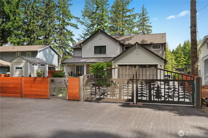 Gated entry - custom gate.