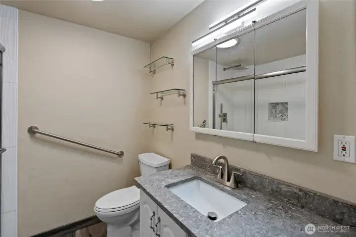 Primary bath