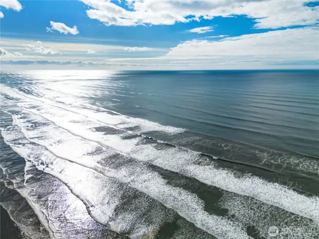 The Pacific Ocean brings so many activities and fun all year long! A long walk on the beach, sandcastles, storm watching, and sunbathing in the summer months.